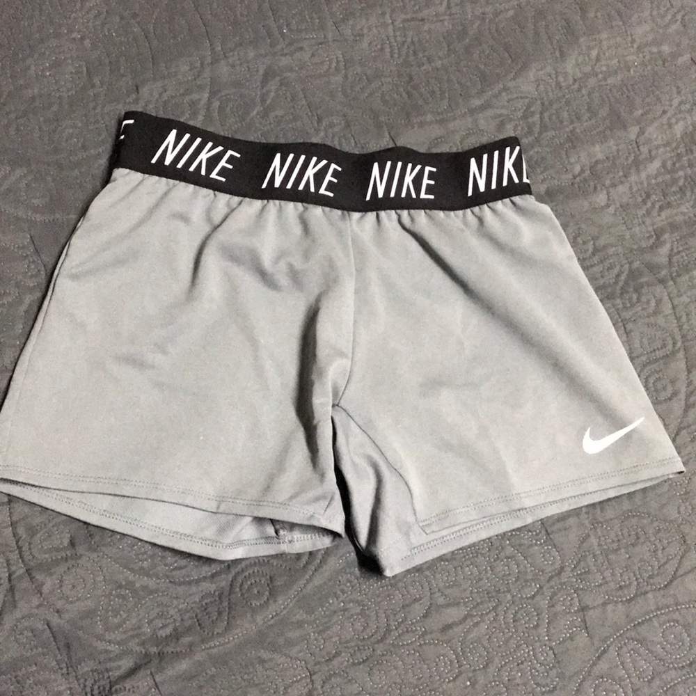 Nike girls Shorts